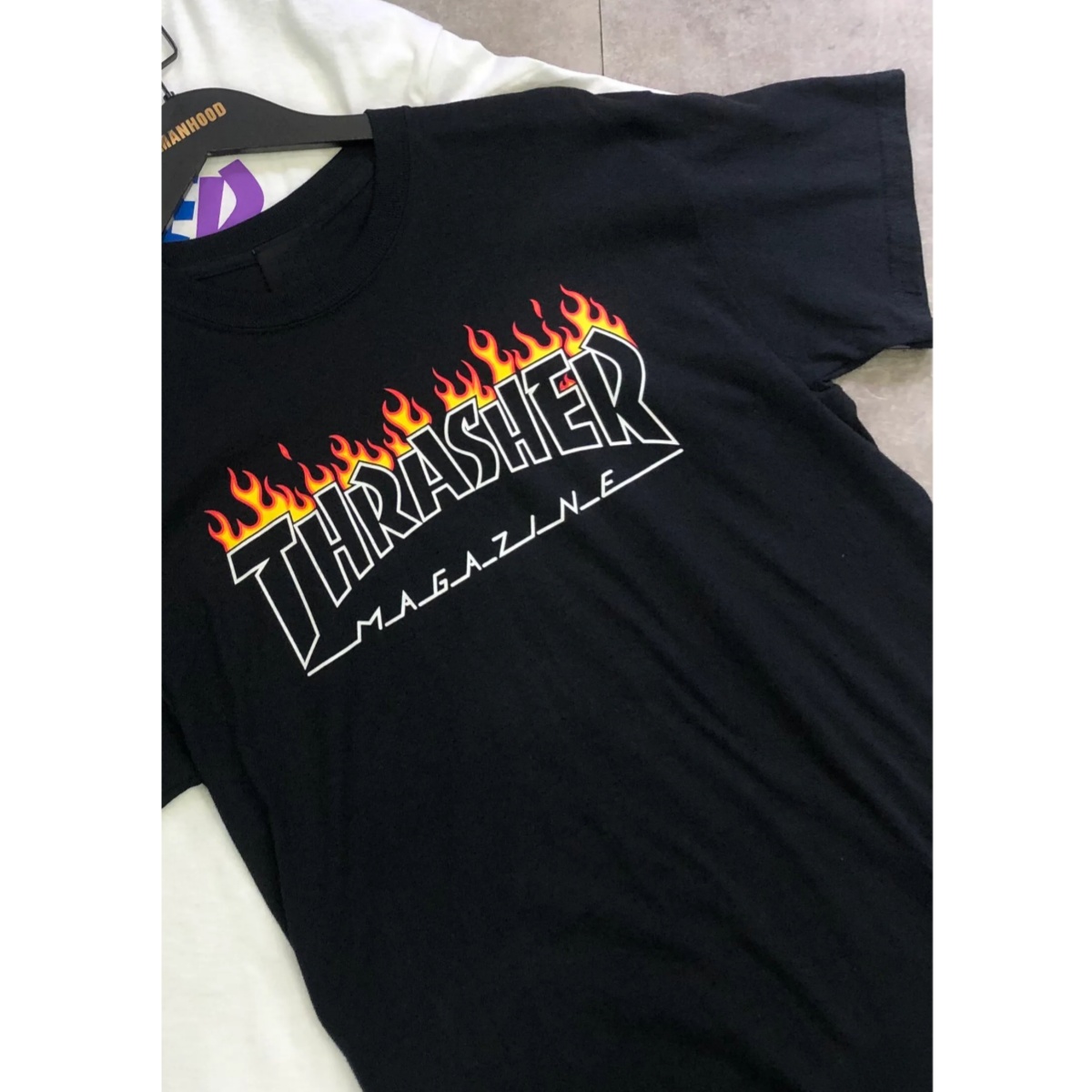 Kaus Merek Trendi Jalanan Maja - Streetwear Brand Magazine ulasan dan harga