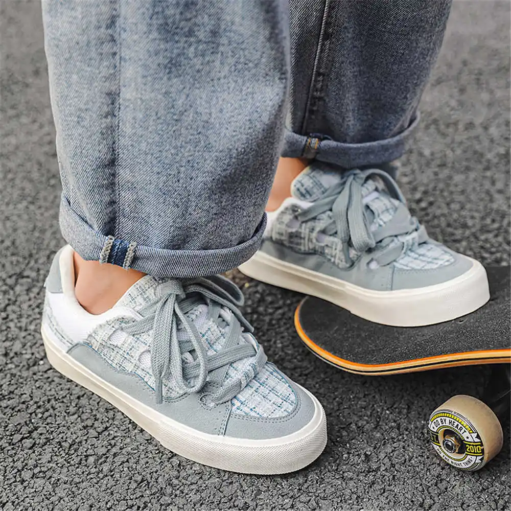 Sepatu bot krem wanita, dengan - Streetwear Brand Drops ulasan dan harga